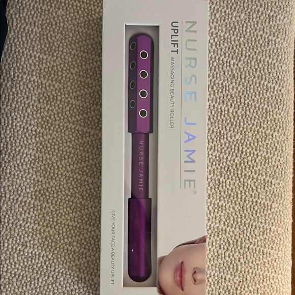 Nurse Jamie Uplift Massaging Beauty Roller - Purple - Picture 1 of 2